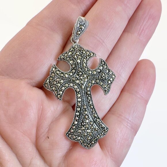 Vintage Marcasite Cross Pendant: Sterling Silver Black Stones Sparkling Gothic - Picture 1 of 4